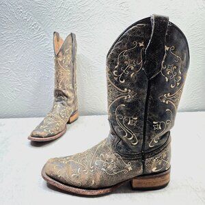 Elegant Black and Tan Embroidered Heeled Boots